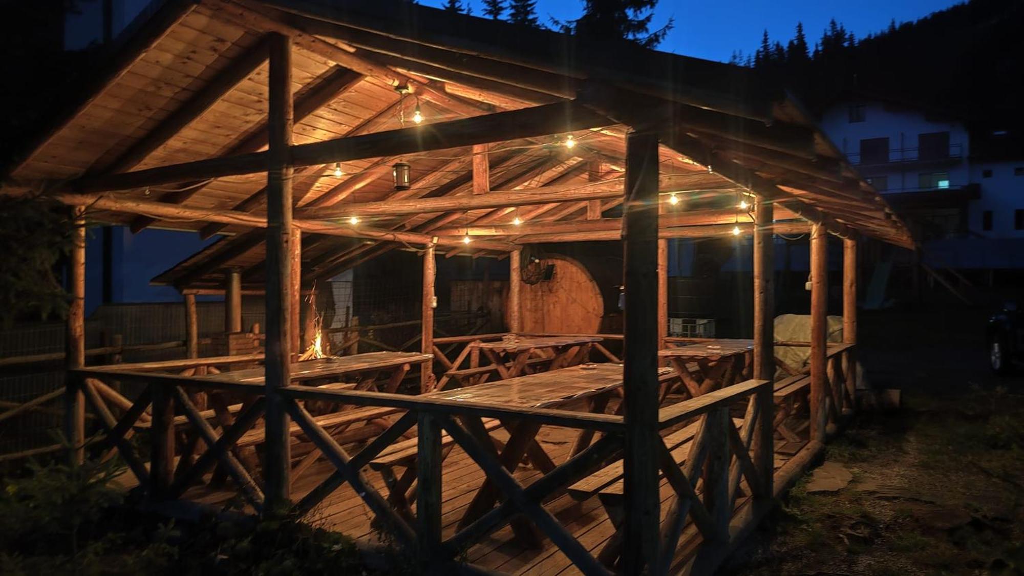 Complex Transalpina Lac Voineasa Exterior photo